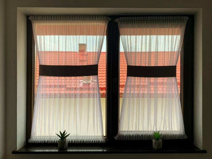 如果要做樣品屋的樣子，窗簾的訂製比例該如何決定？長度、布料量、離地高度一目了然